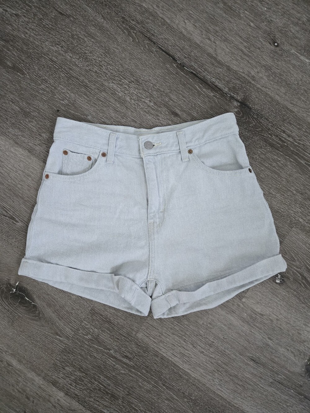 Levis A Line Mom Shorts High Waist Light Wash Size 26